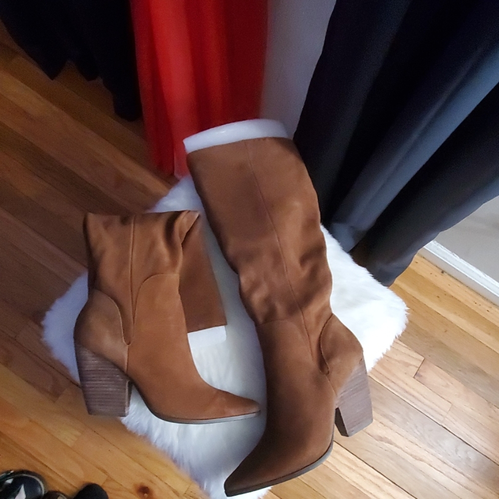 Boot - Picture 1 of 2
